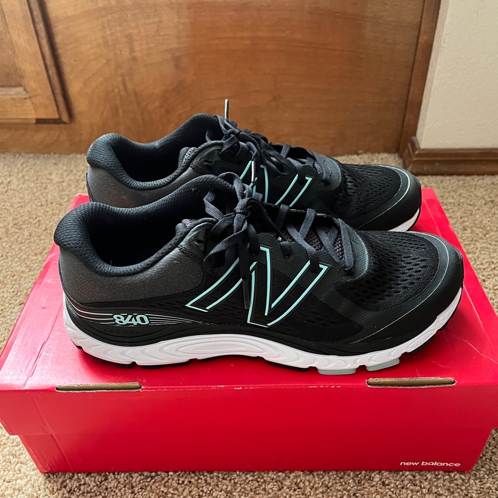 New Balance- Black and Teal Running Shoes